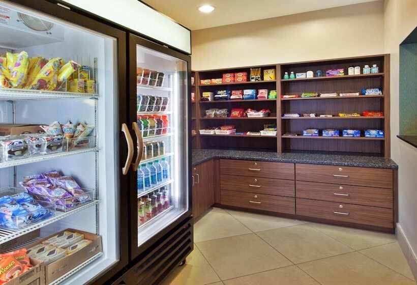 ホテル Holiday Inn Brunswick By Ihg