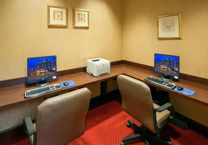 호텔 Holiday Inn Chantilly Dulles Expo Airport, An Ihg