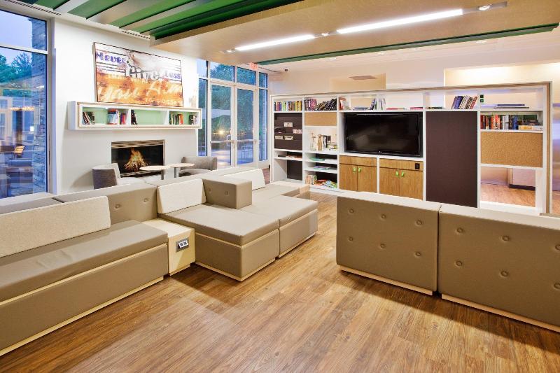 فندق Holiday Inn Atlanta Gas South Arena Area, An Ihg