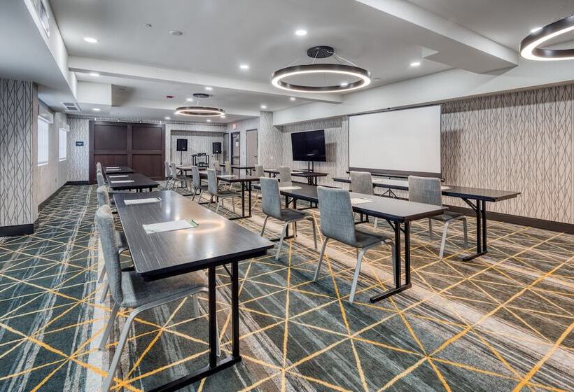 فندق Holiday Inn Kansas City Downtown By Ihg