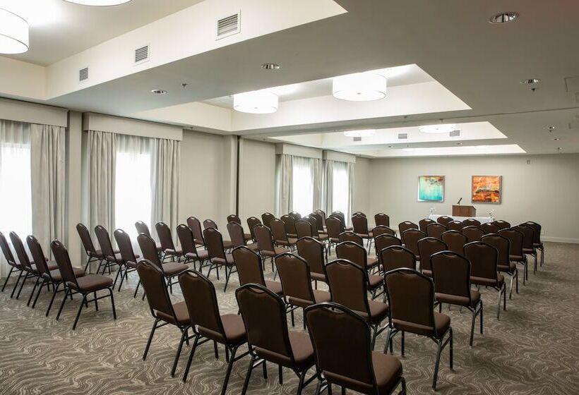 هتل Holiday Inn & Suites Raleigh Cary, An Ihg