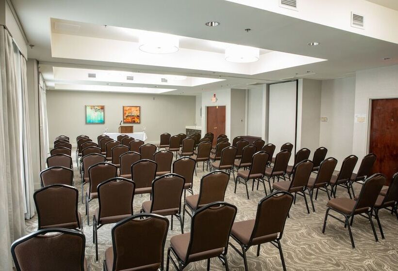 هتل Holiday Inn & Suites Raleigh Cary, An Ihg