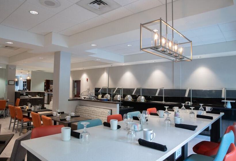 هتل Holiday Inn & Suites Raleigh Cary, An Ihg