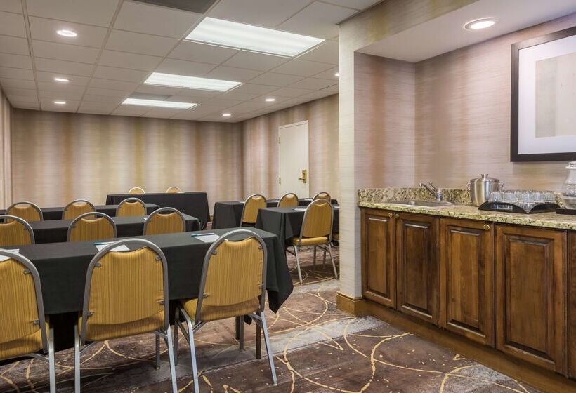 هتل Homewood Suites By Hilton Baton Rouge