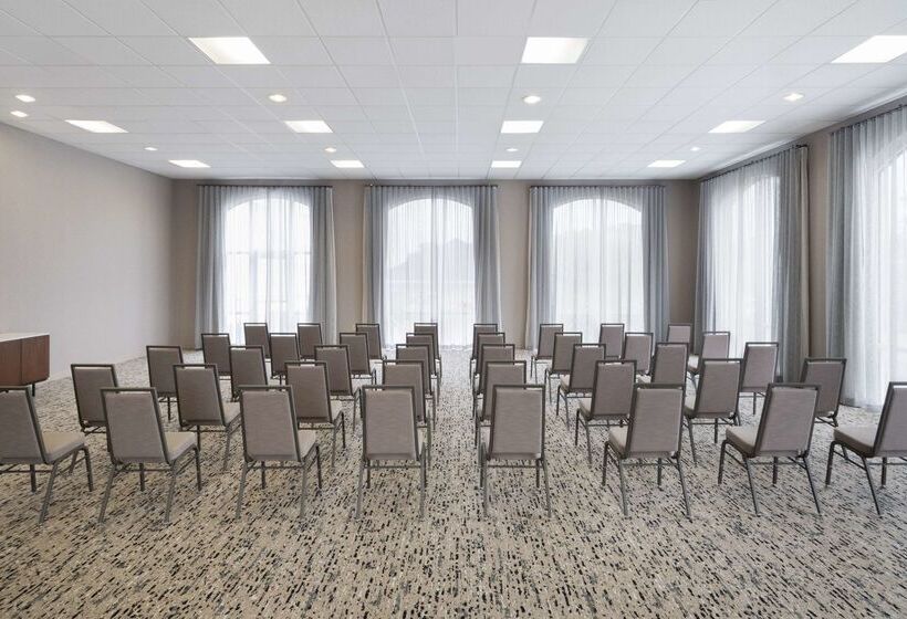 هتل Homewood Suites By Hilton Columbia