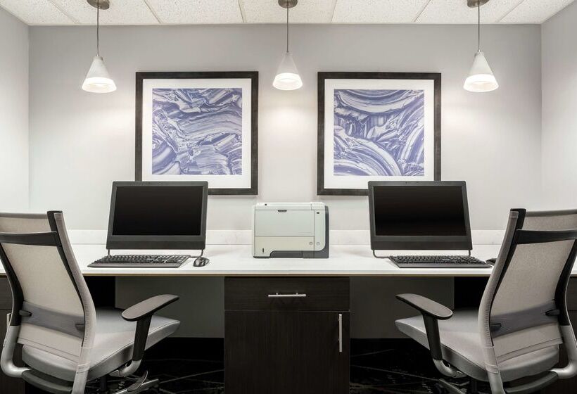 فندق Homewood Suites Erie