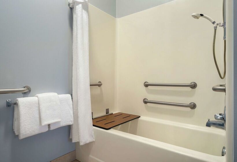 فندق Homewood Suites Erie