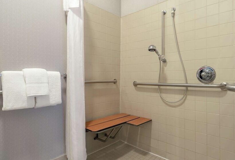 فندق Homewood Suites Erie