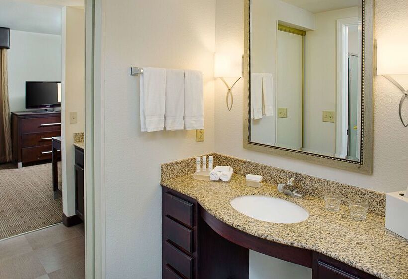 فندق Homewood Suites By Hilton Manchester/airport