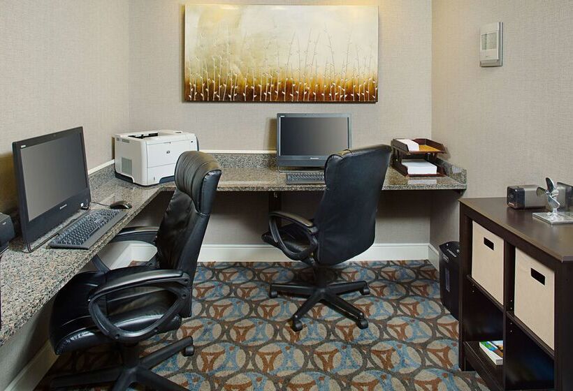 فندق Homewood Suites By Hilton Manchester/airport