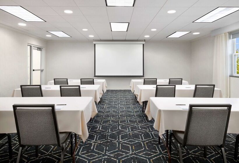 فندق Homewood Suites By Hilton Manchester/airport