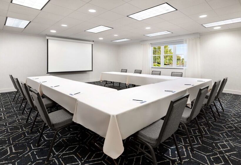 فندق Homewood Suites By Hilton Manchester/airport