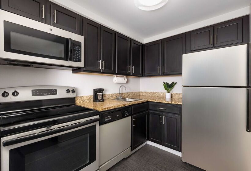 فندق Homewood Suites By Hilton Manchester/airport