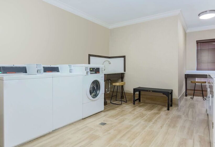 فندق Homewood Suites Melville