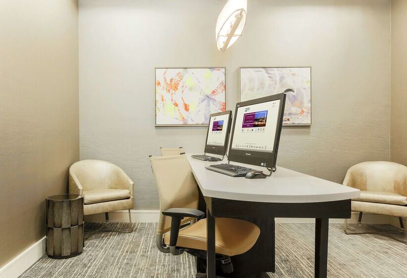 فندق Homewood Suites Melville