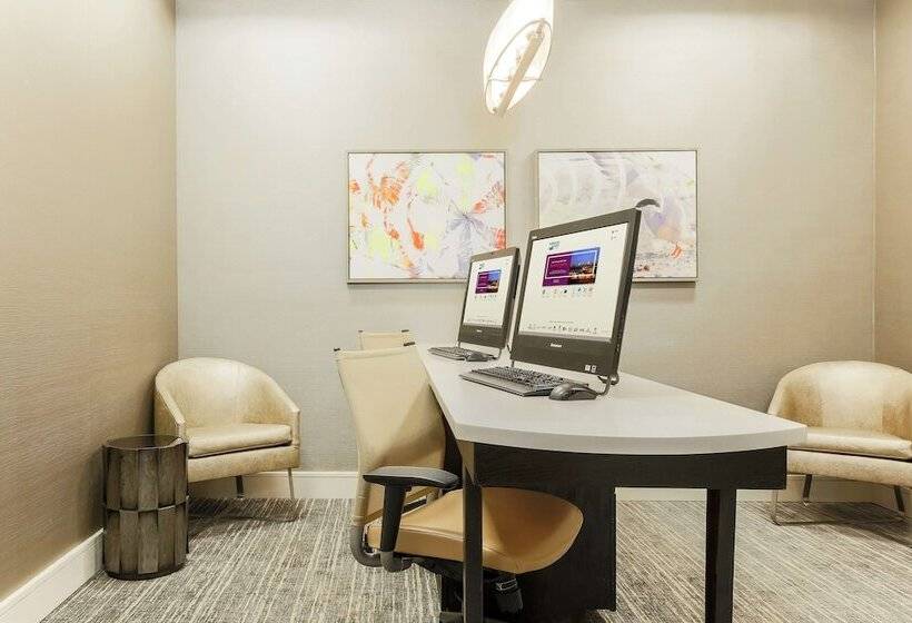 فندق Homewood Suites Melville