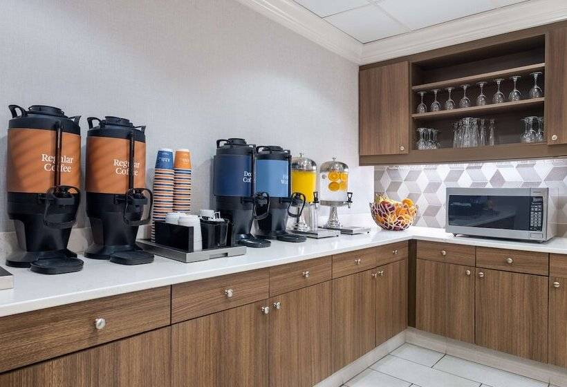 هتل Homewood Suites By Hilton Montgomery