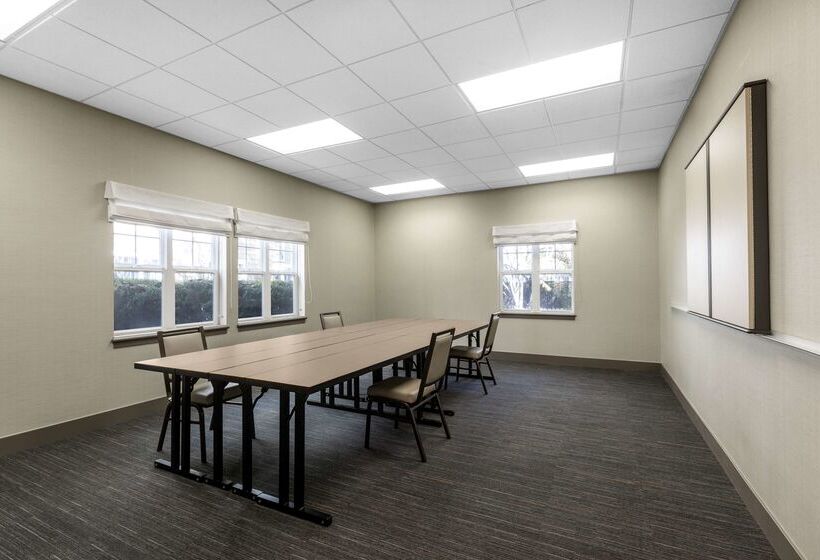 Отель Homewood Suites By Hilton Newark Fremont