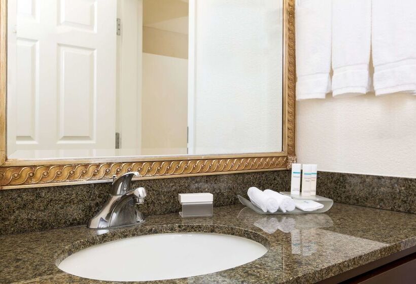 Отель Homewood Suites By Hilton Newark Fremont