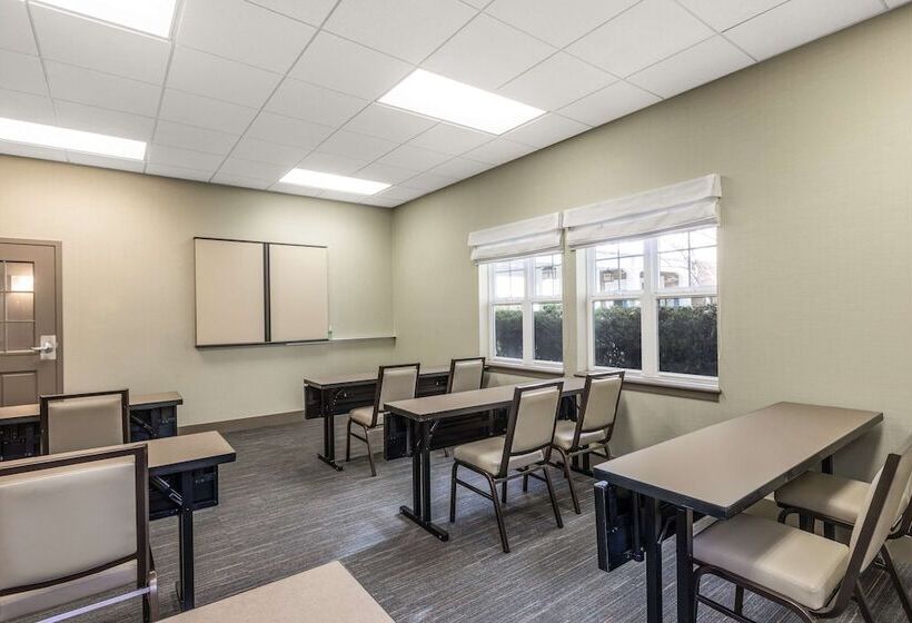 Отель Homewood Suites By Hilton Newark Fremont