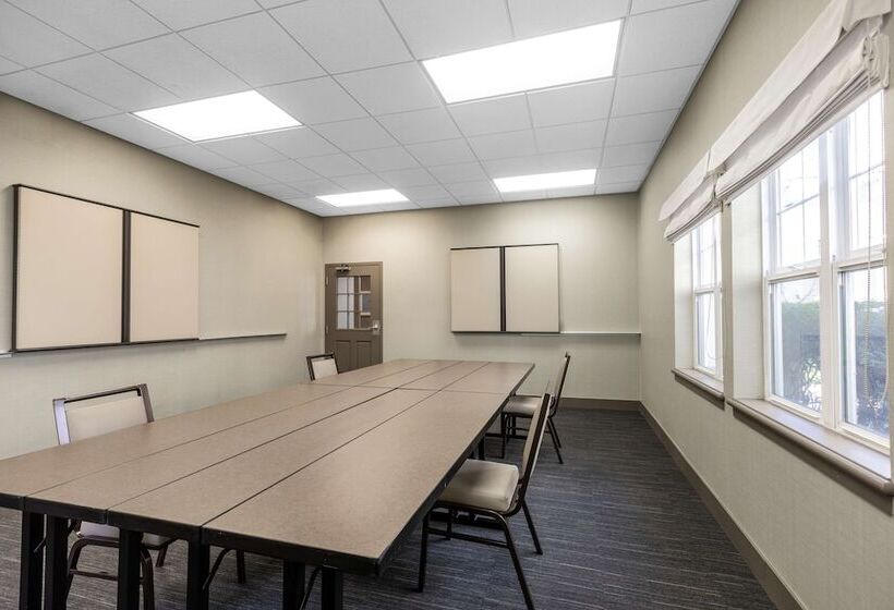 Отель Homewood Suites By Hilton Newark Fremont