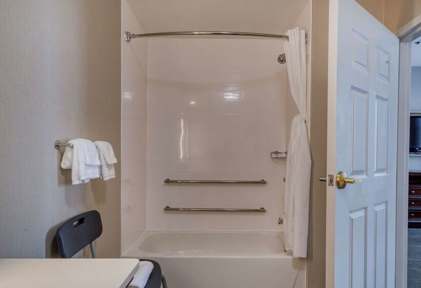 فندق Homewood Suites By Hilton Olmsted Village