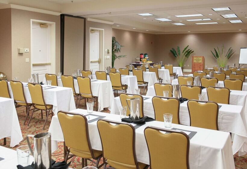 فندق Pensacola Suites