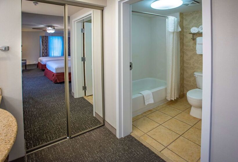 فندق Pensacola Suites