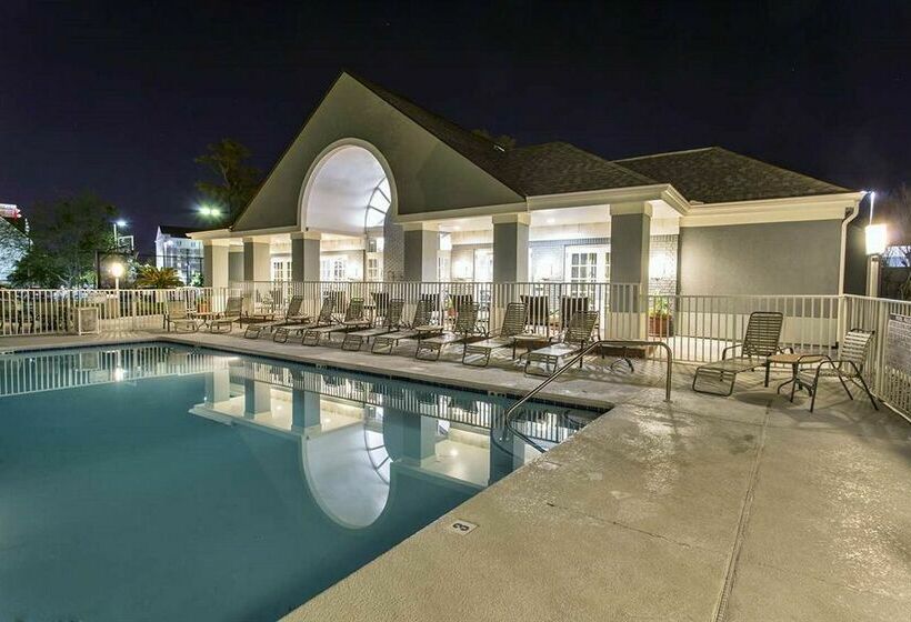 هتل Homewood Suites By Hilton Savannah