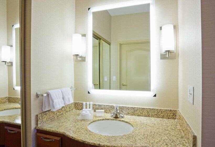 هتل Homewood Suites By Hilton Sioux Falls