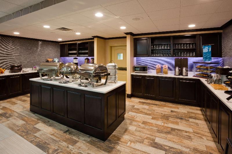 هتل Homewood Suites By Hilton Sioux Falls