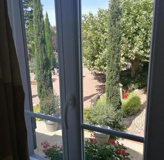 Отель Hostellerie Bourguignonne