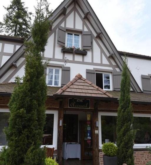 Отель Hostellerie Bourguignonne