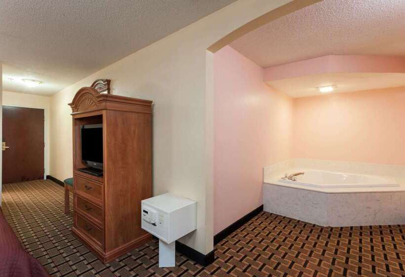 هتل Howard Johnson By Wyndham Airport