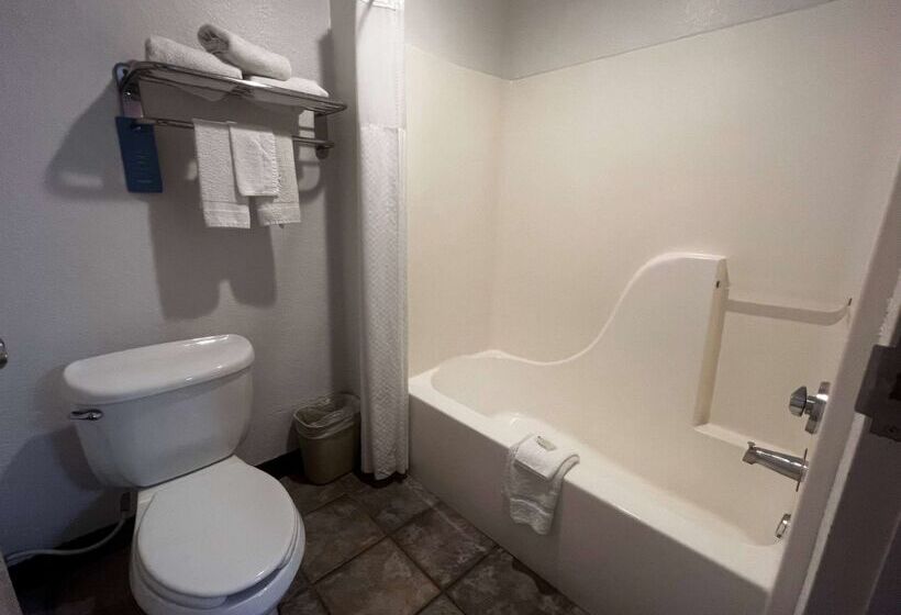 فندق Howard Johnson By Wyndham Galveston