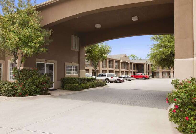 酒店 Howard Johnson By Wyndham Grand Prairie Near Lone Star Park
