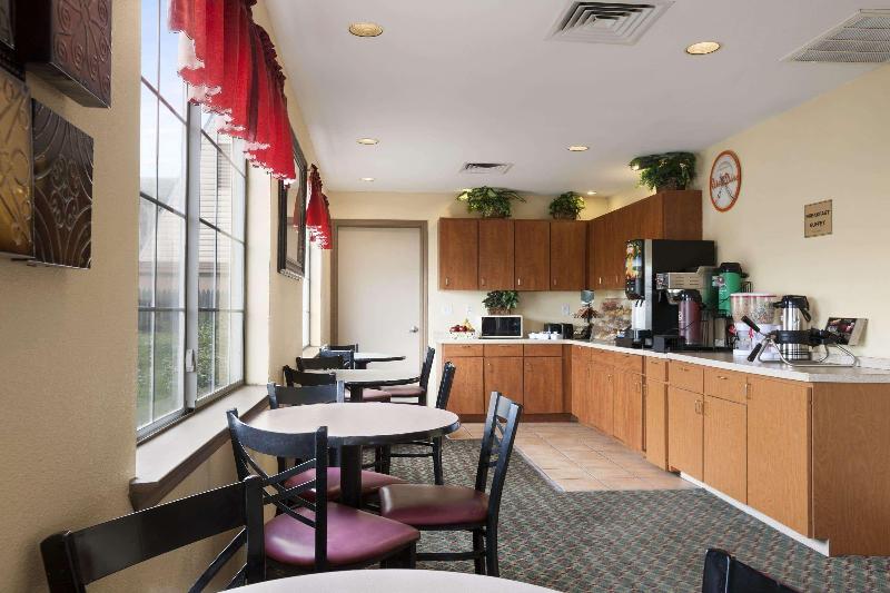 酒店 Howard Johnson By Wyndham Grand Prairie Near Lone Star Park