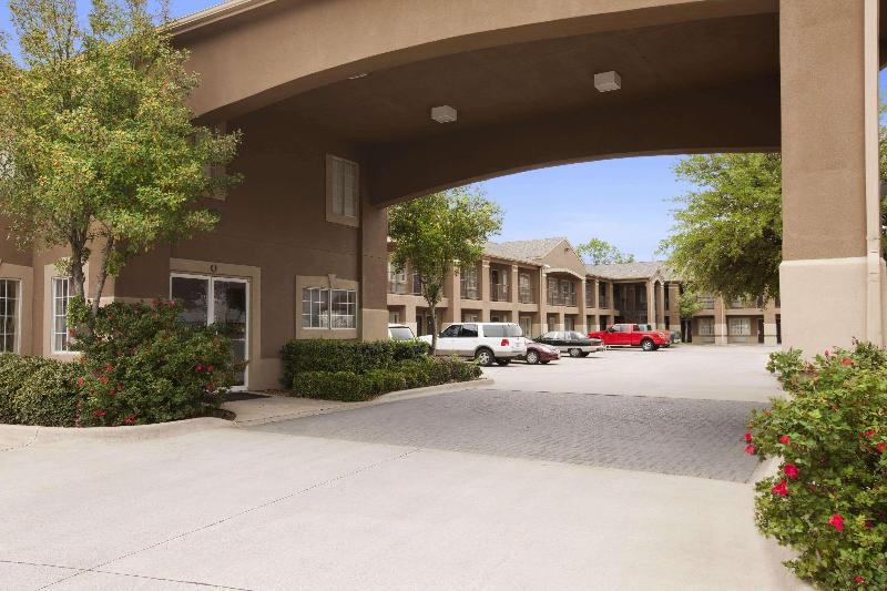 酒店 Howard Johnson By Wyndham Grand Prairie Near Lone Star Park