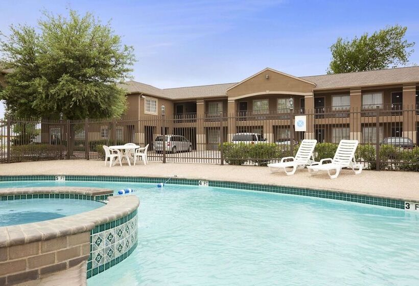 酒店 Howard Johnson By Wyndham Grand Prairie Near Lone Star Park