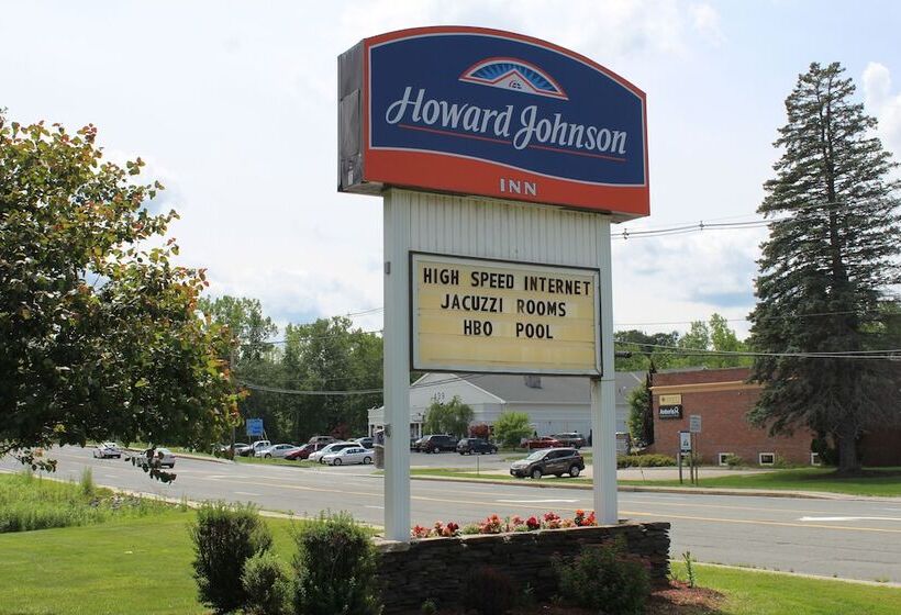 هتل Howard Johnson By Wyndham Lenox