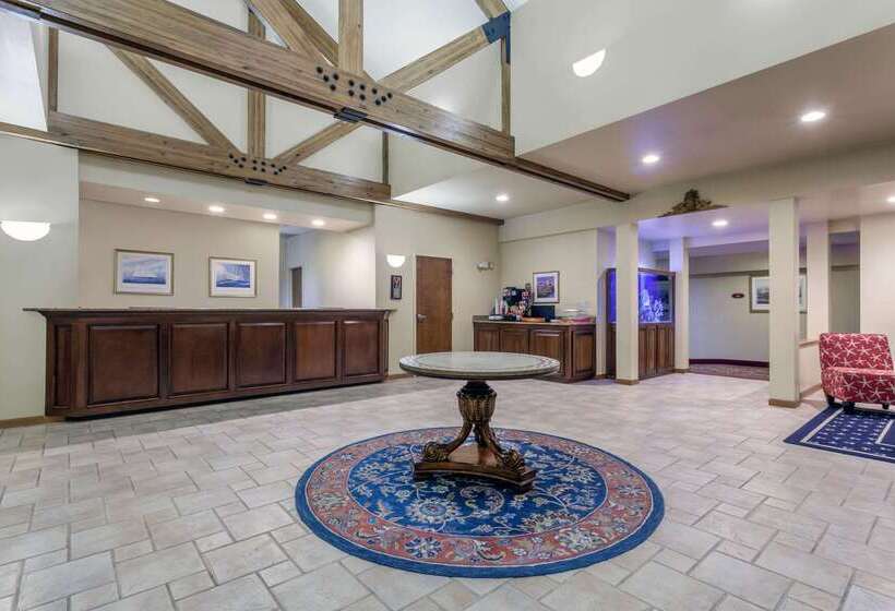 هتل Howard Johnson By Wyndham Mystic