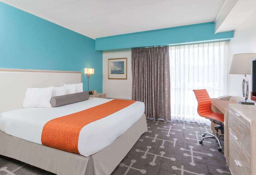 هتل Howard Johnson By Wyndham Mystic