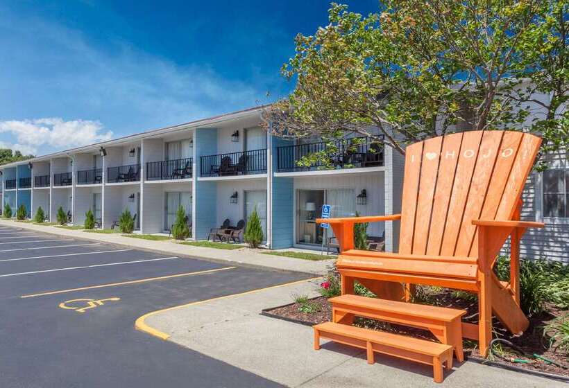 هتل Howard Johnson By Wyndham Mystic