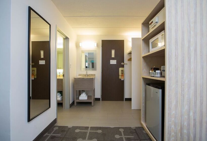 هتل Howard Johnson By Wyndham Mystic