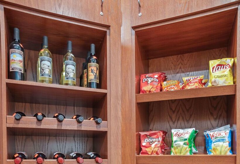 בית מלון כפרי Elevation Inn & Suites, Trademark Collection By Wyndham