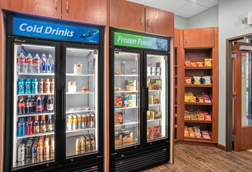 בית מלון כפרי Elevation Inn & Suites, Trademark Collection By Wyndham