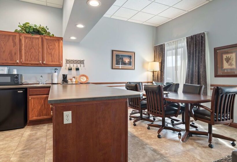 בית מלון כפרי Elevation Inn & Suites, Trademark Collection By Wyndham