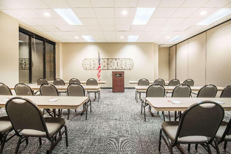 בית מלון כפרי Elevation Inn & Suites, Trademark Collection By Wyndham