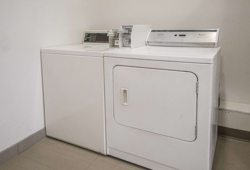 Отель Sleep Inn & Suites