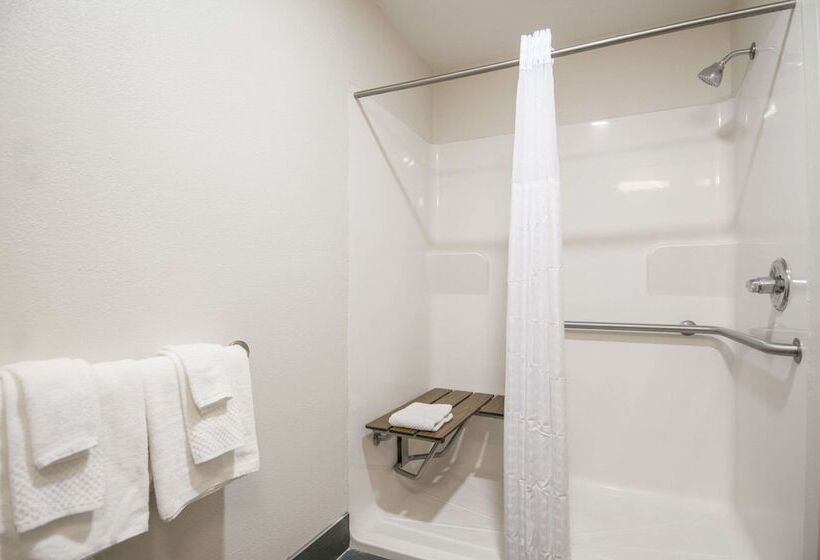 Отель Sleep Inn & Suites